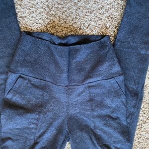 Aerie by American Eagle gray camouflage leggings